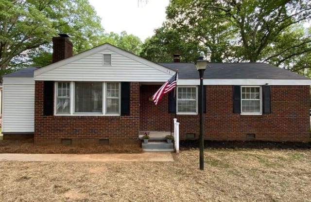 561 Lucerne Drive - 561 Lucerne Drive, Spartanburg, SC 29302