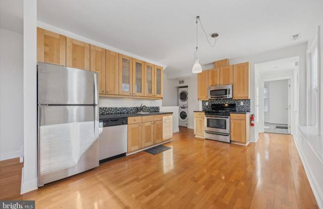 5449 RIDGE Avenue unit: 2