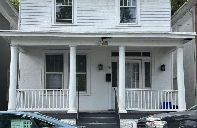 Photo of 113 W MONMOUTH Street