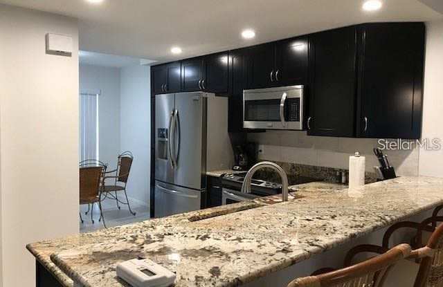 6892 W COUNTRY CLUB LANE