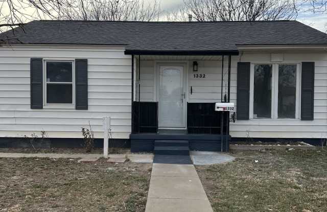 1332 Hillcrest Street - 1