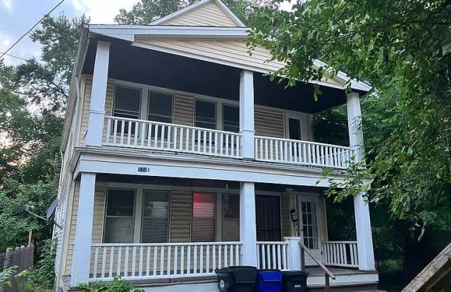 Photo of 634 E 101st St # 2