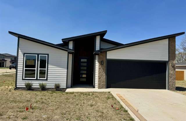 Photo of 15520 Greenhouse Way