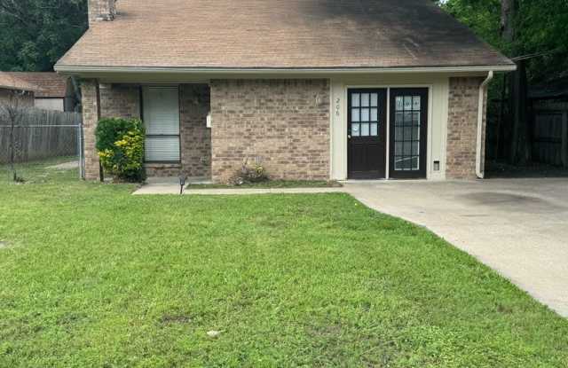 Adorable 2 bedroom home for a great price! - 206 Heath Street, Terrell, TX 75160