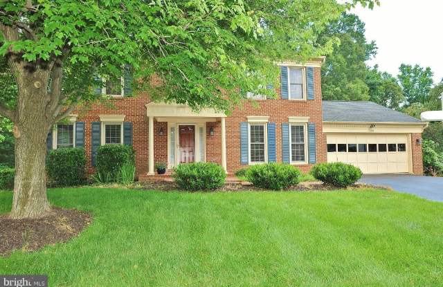 7509 MULLINGAR CT - 7509 Mullingar Court, Newington, VA 22153