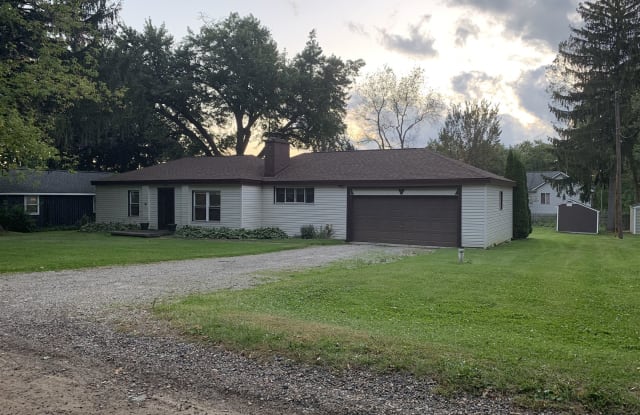 823 Charlton Blvd - 823 Charlton Boulevard, Oakland County, MI 48383