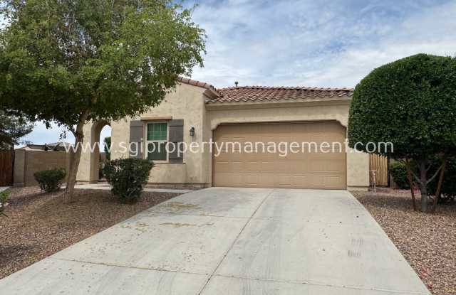 748 S 201st Ln