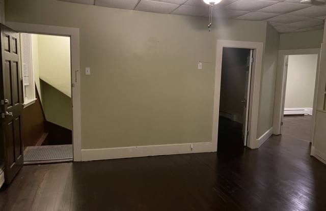 421-423 Belleville Ave