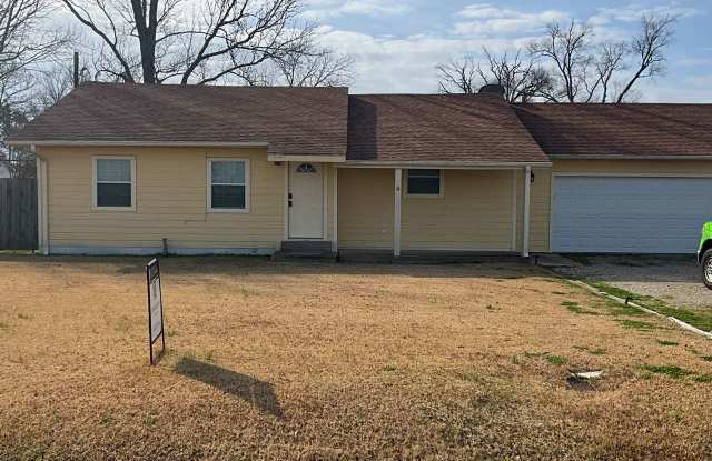 Photo of 1118 East Goode Street - A