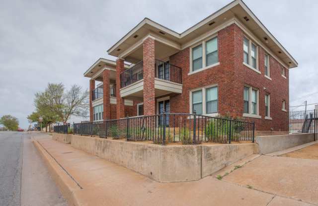 Welcome to this charmingly updated 2 Bedroom 1 Bathroom Bungalow Located in the Historic Jefferson Park District