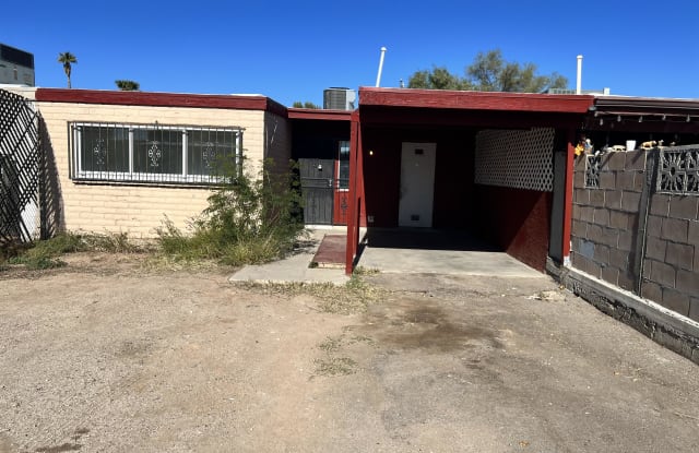 830 W Wedwick Street - 830 West Wedwick Street, Tucson, AZ 85706