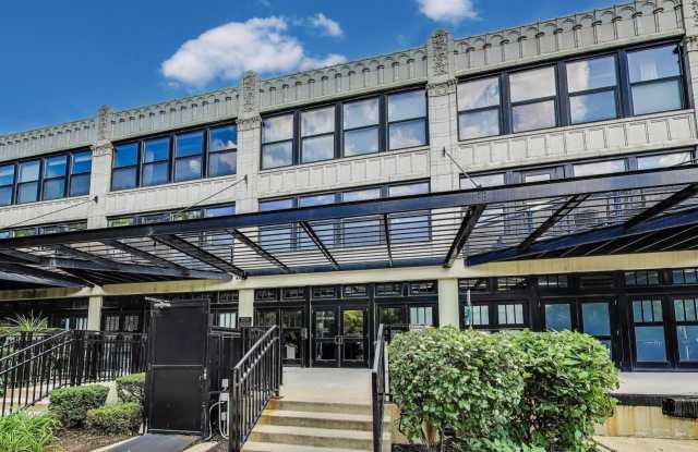 Photo of 1071 W 15TH Street unit: 352