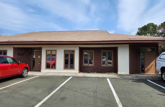 1500 N Highway 17 Business