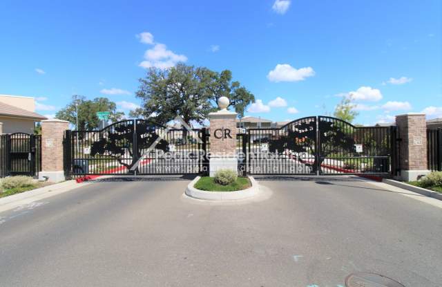 Photo of Very Nice 4bd/3ba Elk Grove Home in Gated Community!