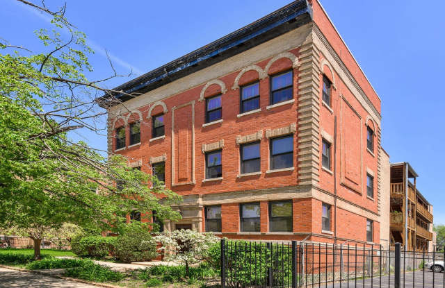 4845 N Ravenswood Avenue - 4845 North Ravenswood Avenue, Chicago, IL 60640