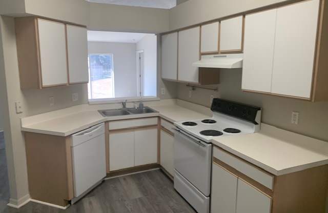 3004 Summer House Dr