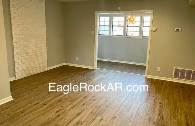 Cozy Townhome with Pool!