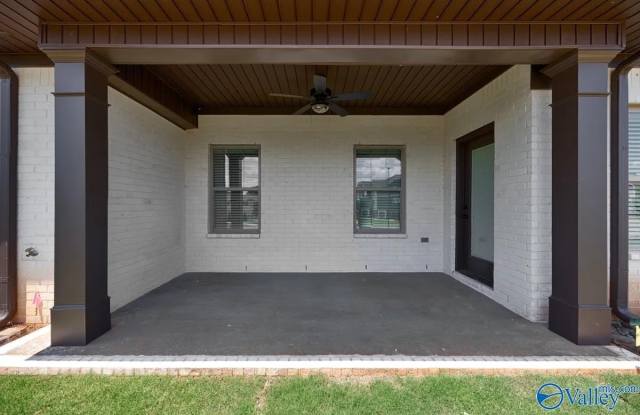 10 Mountain Vista Circle