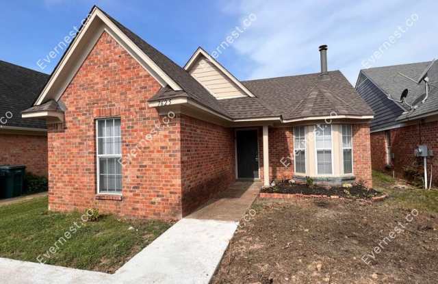7625 Iris Dr