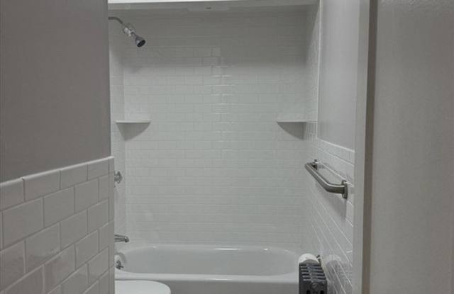 42-44 42 Johnson Rd unit: 1