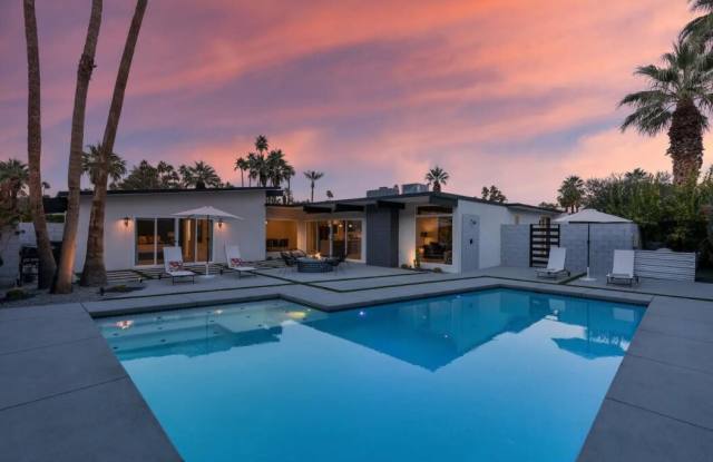 623 W Regal Drive