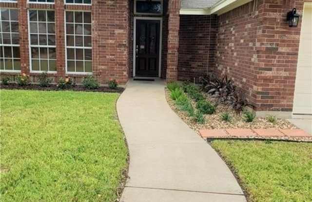 504 E Wisteria Avenue