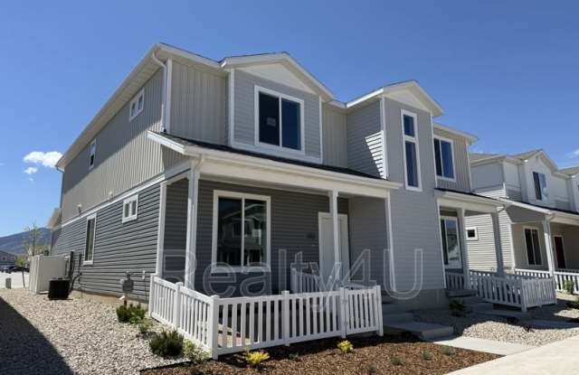 Photo of 203 East Arcade Drive - 1