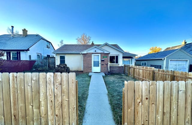 1104 East Harney Street - 1104 East Harney Street, Laramie, WY 82072