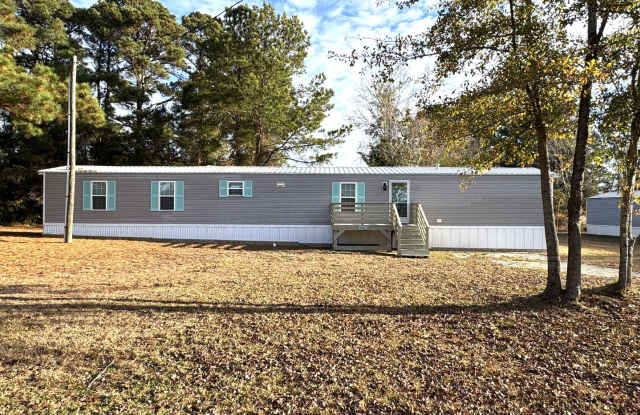 198 Trout St, Holly Ridge, NC 28445