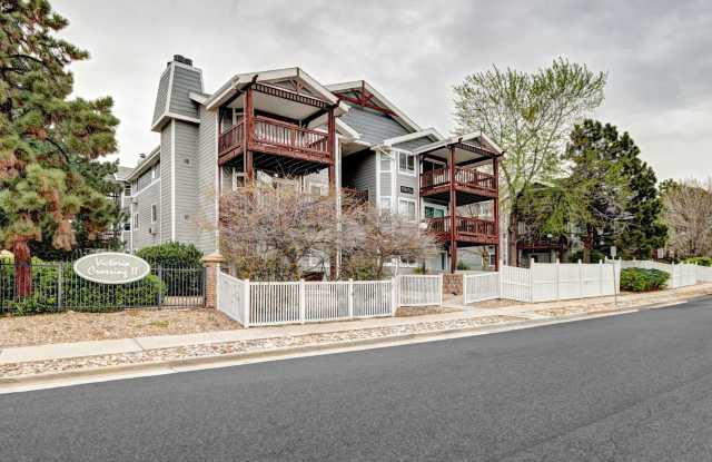 2 bed 1 bath Condo in Victoria Crossing II