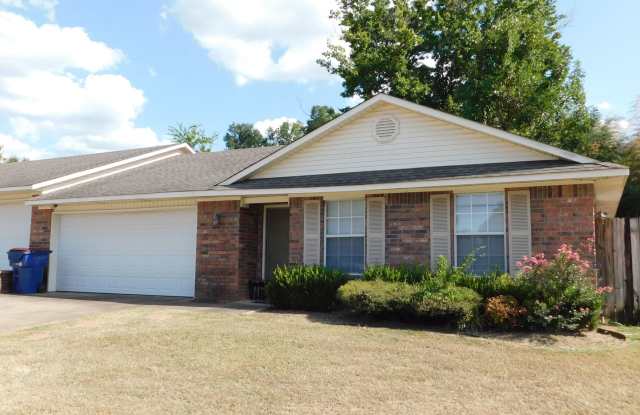 Spacious 2 bedroom, 2 bath duplex