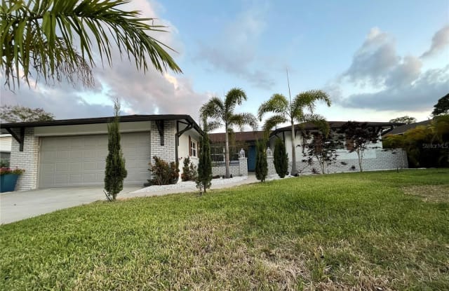 531 SUNSET BEACH DR - 531 Sunset Beach Drive, South Venice, FL 34293