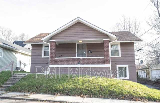 1521 N Tacoma Ave