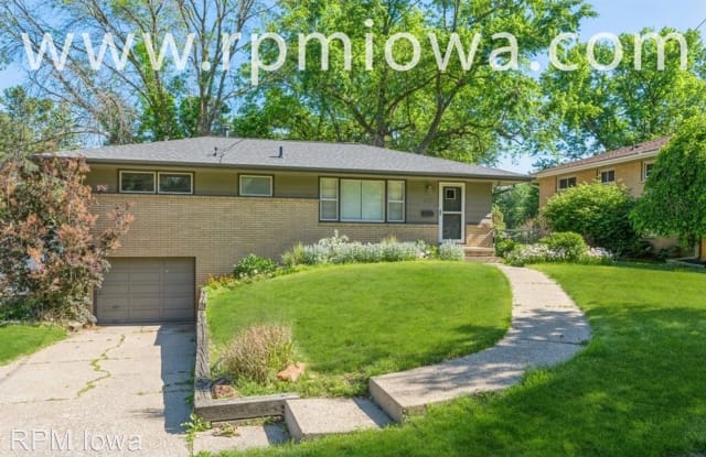 4127 Shawnee Ave - 4127 Shawnee Avenue, Des Moines, IA 50310