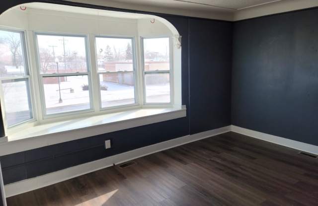 Photo of 22641-22643 Van Dyke