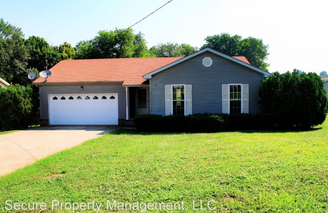 417 Sandburg Dr - 417 Sandburg Drive, Clarksville, TN 37042