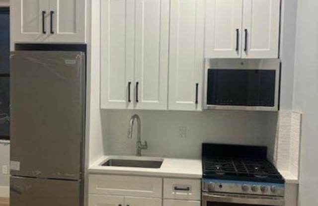 192 Knickerbocker Avenue