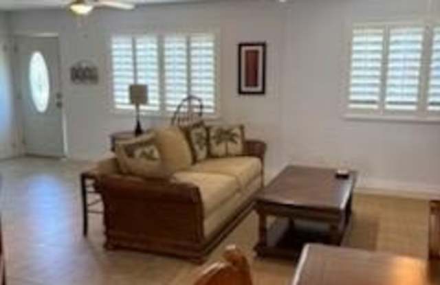 8350 SE Sweetbay Drive