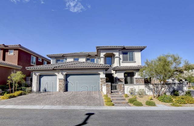 320 Oakrun Ct - 320 Oakrun Court, Las Vegas, NV 89138