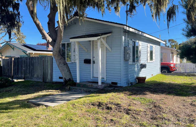 Photo of Great One Bedroom Cottage in Pacific Grove