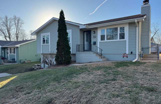 Comfortable 3-Bedroom Home with Park Access  Easy Commute