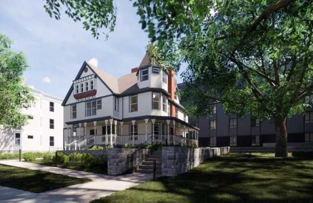 83 GARDNER ST