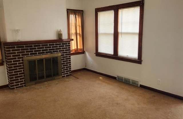 733 West 44th