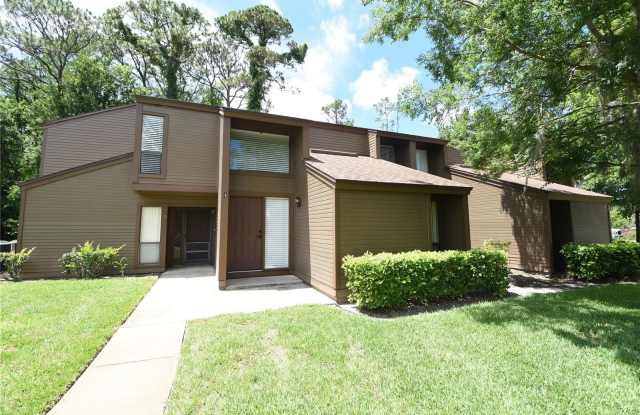 4 SOUTHBURY Court