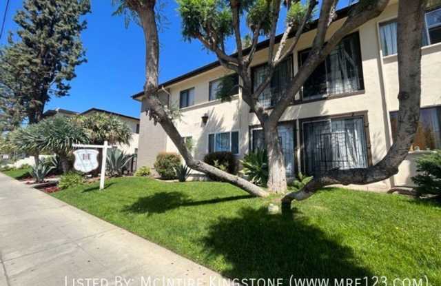 800 N Azusa Ave