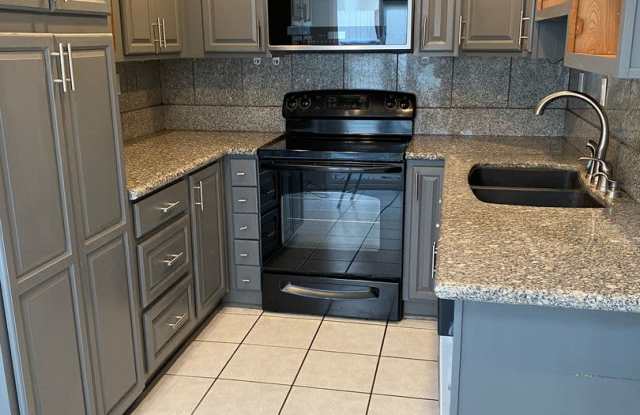 3-Bedroom Townhome in Desirable Village Park Redlands