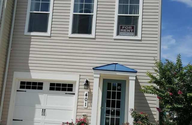 Photo of 401 N SEAWAY Court