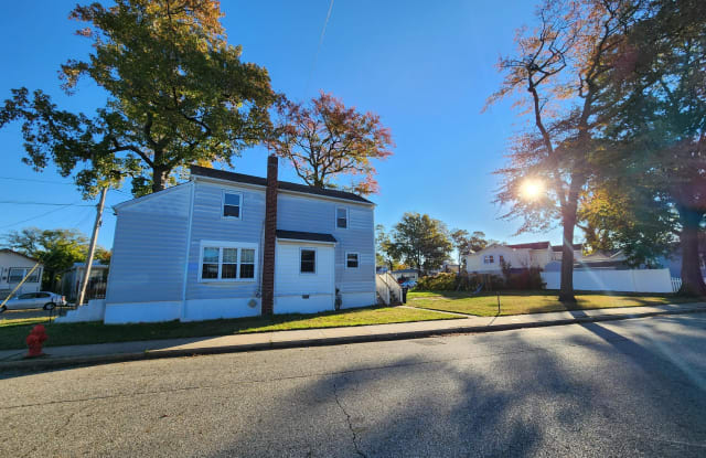 82 Twilight Avenue - 82 Twilight Avenue, Keansburg, NJ 07734