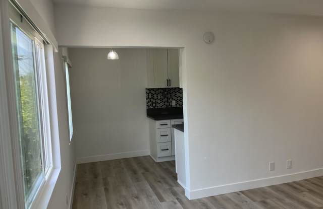 6033 Barton Ave - 8
