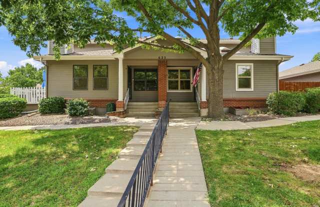 3 bed, 3 full bath - perfect for roommates!